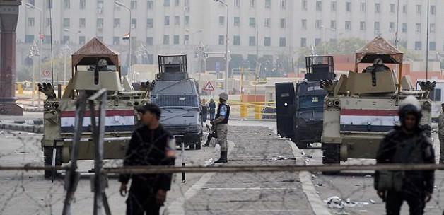 Tahrir Meydanı trafiğe kapatıldı
