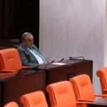 Oktay Vural Meclis'te yalnız kaldı