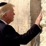 Kipa takan Trump'tan tarihi ziyaret!