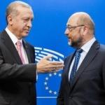Schulz: 'Erdoğan'ın önünde diz çökmeyeceğim'