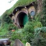 Filmden esinlenerek kendi Hobbit evini yaptı