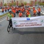 Araçlarını bırakıp pedal çevirdiler