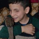 Evinin bahçesinde oynarken hayatını kararttılar