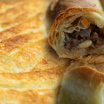 Enfes baklavalık yufkadan Sarıyer böreği tarifi