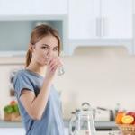 Çok su içmek zararlı mıdır? Su zehirlenmesi nedir ve belirtileri nelerdir?