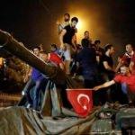 Ünlü yapımcıdan sosyal medyaya damga vuran 15 Temmuz paylaşımı