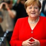 Herkesi korkutan Merkel'den titreme nöbeti açıklaması