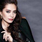 Neslihan Atagül komşusunun eriklerini toplayıp reçel yaptı!