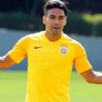 Radamel Falcao durmuyor! Tam gaz...