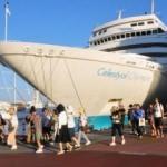 Üç gemi ile 2 bin 630 turist geldi