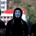 Hong Kong'daki gösterilerde maske takmak yasaklandı