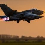 ABD'ye ait savaş uçakları Ayn el Arab'taki ABD üssünü bombaladı