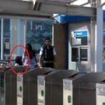 Genç kız çığlık attı, metrobüsteki şüpheli yakalandı
