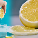 Sabahleyin aç karna limonlu su içmek zayıflatır mı? Zayıflamak için limonlu su nasıl yapılır?