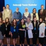 Geleceği Yazan Kadınlar ödüllerini Emine Erdoğan’ın elinden aldı