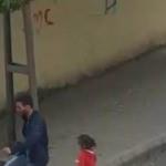 Adam mısın sen! Sokak ortasında kadına şiddet kamerada...
