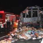Düzce'de otobüs, TIR’a çarptı: 2 ölü, 35 yaralı