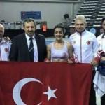 Kick Boksçu Emine Arslan, sözünü tutarak dünya şampiyonu oldu