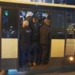Küçükçekmece'de minibüslerdeki tehlikeli yolculuk kamerada
