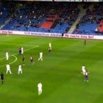 Türk asıllı stoperden muazzam gol!