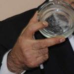 Eşine attığı kül tablası silah sayıldı
