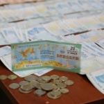 Dilenirken yakalandı, üzerinden çıkanlar şoke etti