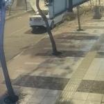 Şiddetli fırtına çatıyı caddenin ortasına uçurdu