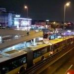 Metrobüs arızalandı, uzun kuyruklar oluştu