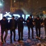 Iğdır'da mevsimin ilk kar yağışı altında halay çektiler