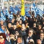 Atina yönetimi halkı sokaklara döktü!