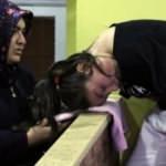 Doğuştan kolları olmayan kızını dünya şampiyonluğuna hazırlıyor