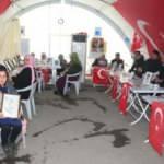 Evlat nöbetindeki ailelerden 'Kahrolsun HDP, kahrolsun PKK' sloganı