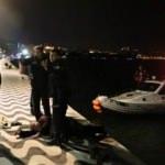 Denize düşen adamı polis kurtardı