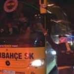 Fenerbahçeli taraftarlar takım otobüsüne saldırdı!