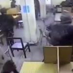 Hint polisi, Müslüman öğrencilere kütüphanede copla saldırdı!